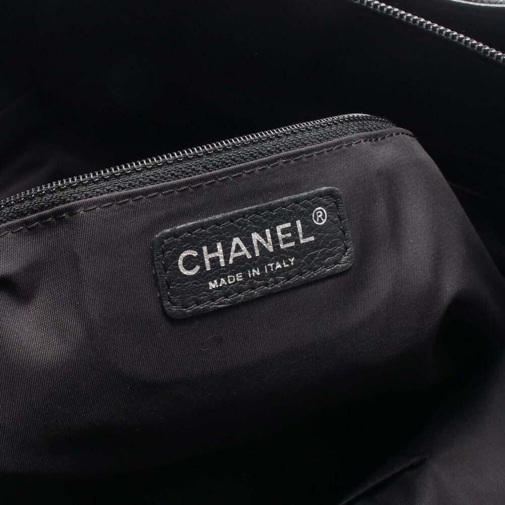 CHANEL Black Leather Tote Bag - Picture 4 of 7